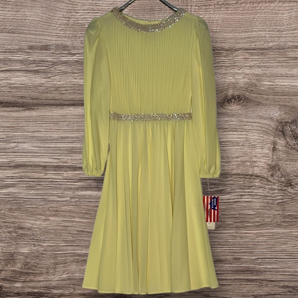 Timeless Elegance: Boston Maid Polyester Dress - Picture 1 of 6